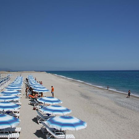 Badolato Marina Club Esse Aquilia Beach Village מראה חיצוני תמונה