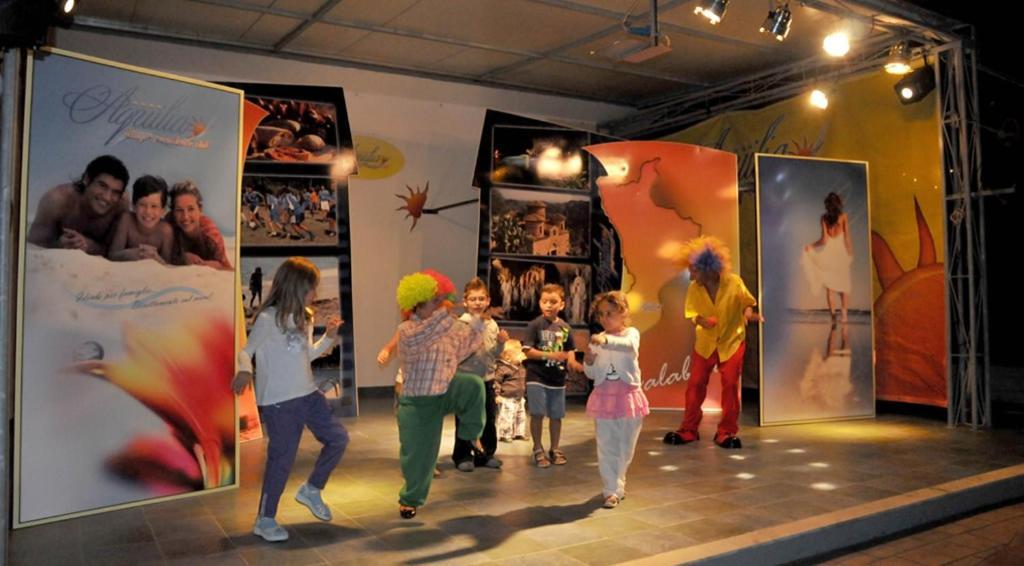 Badolato Marina Club Esse Aquilia Beach Village מראה חיצוני תמונה