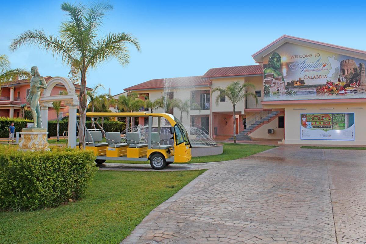 Badolato Marina Club Esse Aquilia Beach Village מראה חיצוני תמונה