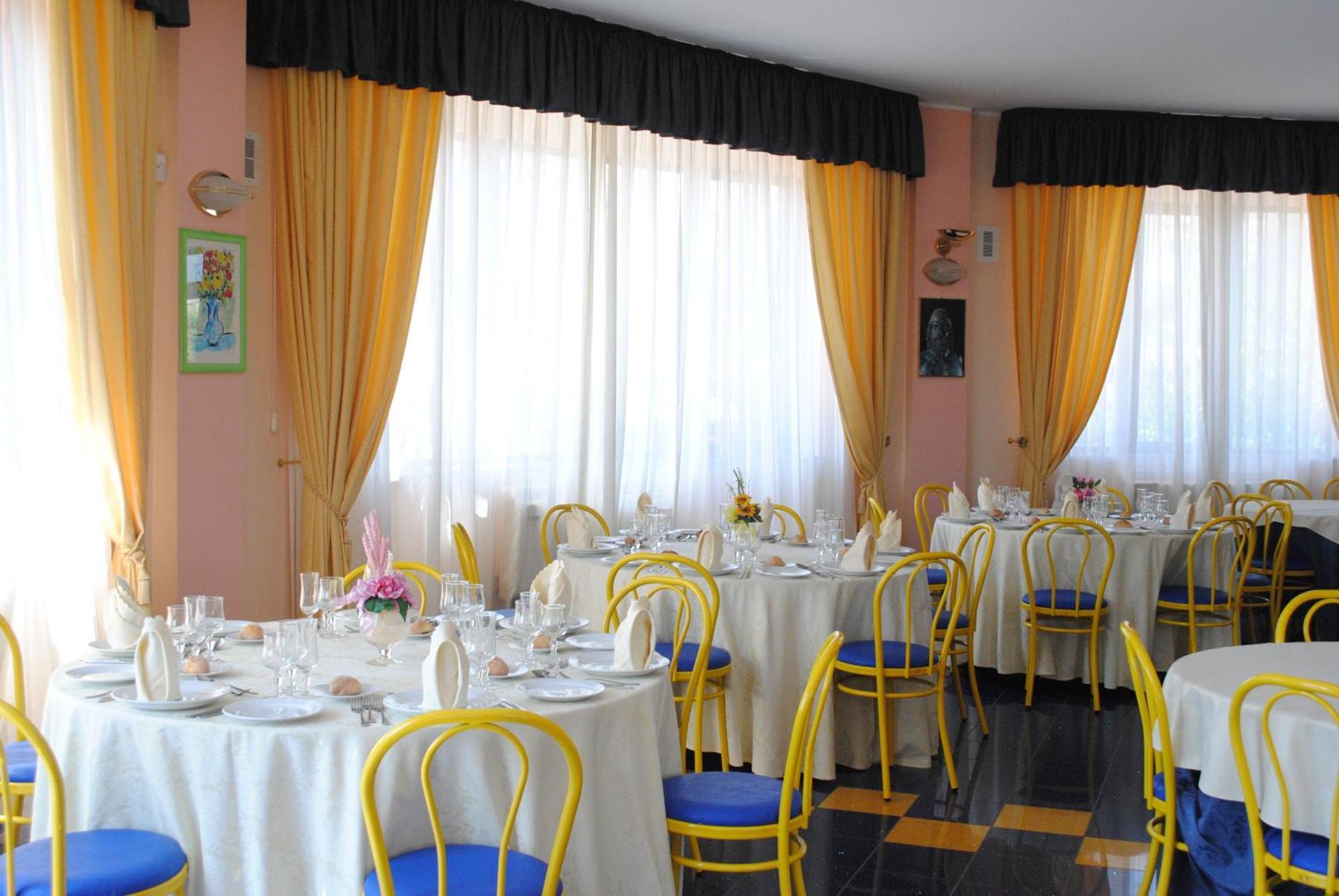 Badolato Marina Club Esse Aquilia Beach Village מראה חיצוני תמונה